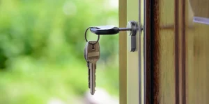 chiave-inserita-nella-serratura-locazione-online