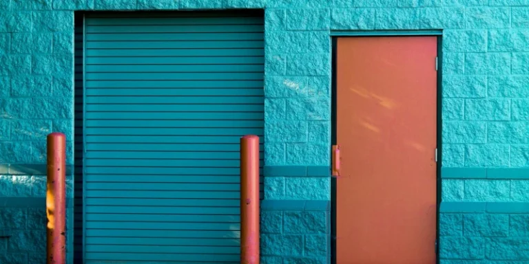 porte-chiuse-colorate-chiusura-partita-iva-2025